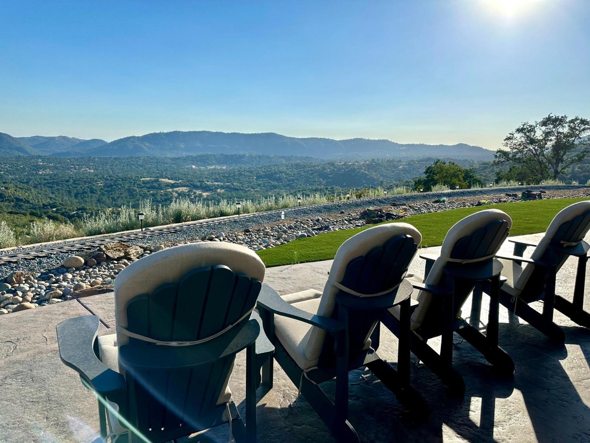 Enchanted Property Near Yosemite, View, Game Room Ahwahnee Exterior photo
